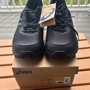 Asics Black Athletic Shoes Sleek Design.  Gel-venture 10. Size 12